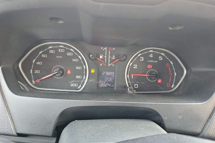 Used Leopaard Q6 2015 2.4L Manual Two-Wheel-Drive Elite Model Instrument Cluster