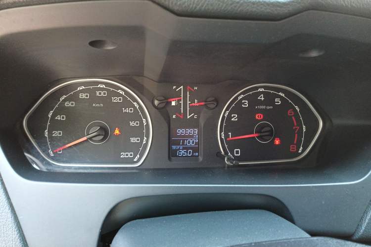 Used Leopaard Q6 2015 2.4L Manual Two-Wheel-Drive Elite Model Instrument Cluster