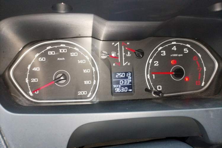 Used Leopaard Q6 2015 2.4L Manual Two-Wheel-Drive Elite Model Instrument Cluster