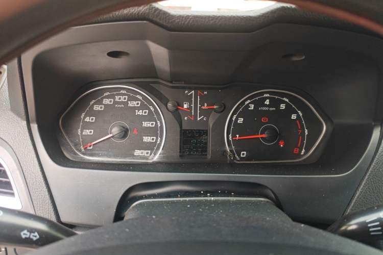 Used Leopaard Q6 2015 2.4L Manual Two-Wheel-Drive Elite Model Instrument Cluster