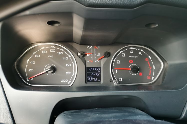Used Leopaard Q6 2015 2.4L Manual Two-Wheel-Drive Elite Model Instrument Cluster