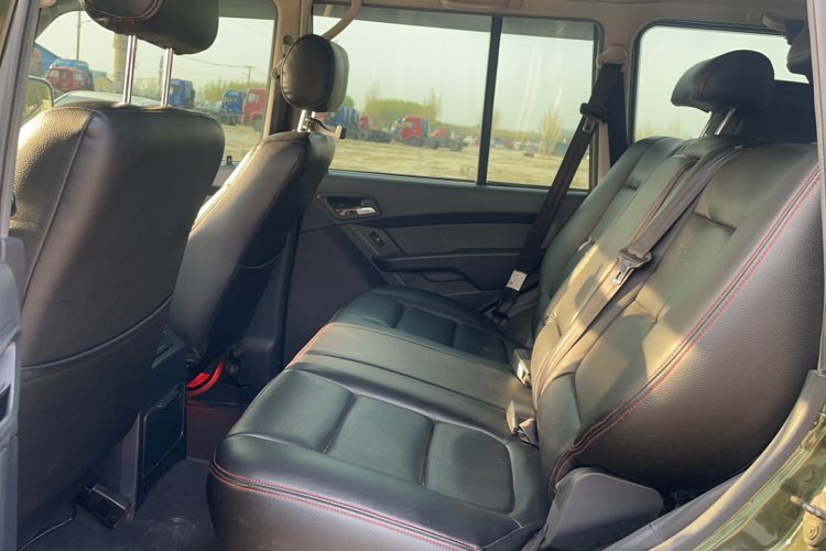 Used Leopaard Q6 2015 2.4L Manual 4x4 Excellence Edition Interior 1