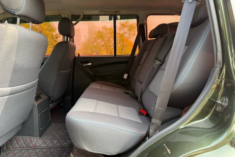 Used Leopaard Q6 2015 2.4L Manual 4x4 Excellence Edition Interior 3