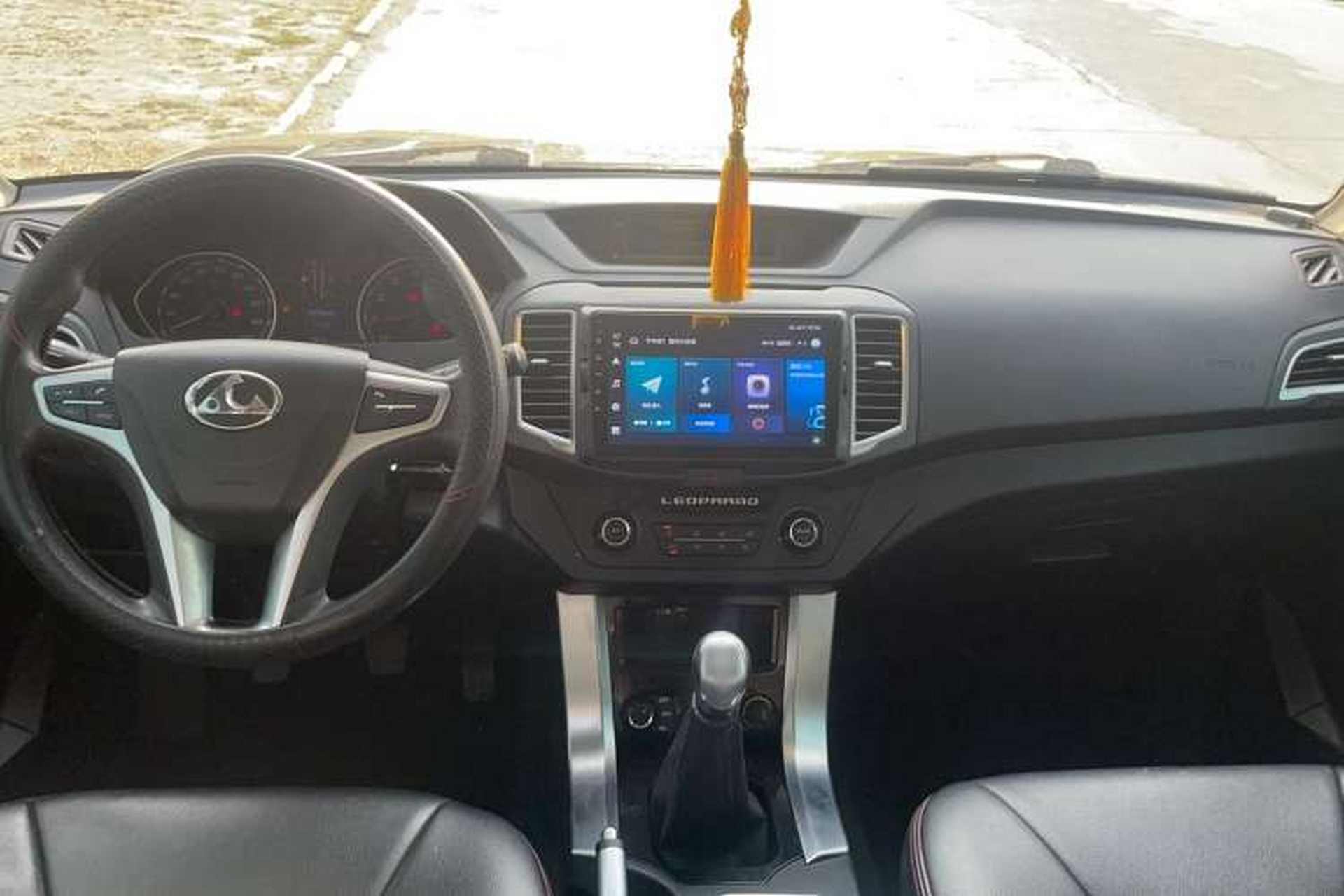 Used Leopaard Q6 2015 2.4L Manual 4x4 Excellence Edition Interior 3