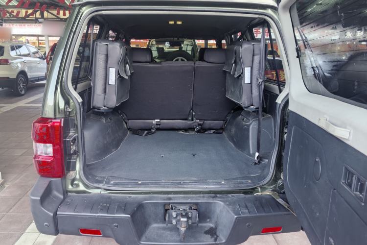 Used Leopaard Q6 2015 2.4L Manual 4x4 Excellence Edition Interior 3