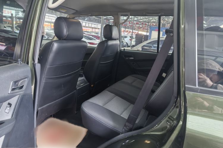Used Leopaard Q6 2015 2.4L Manual 4x4 Excellence Edition Interior 4