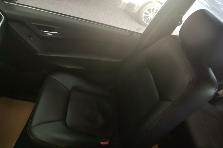 Used Leopaard Q6 2015 2.4L Manual 4x4 Excellence Edition Interior 6