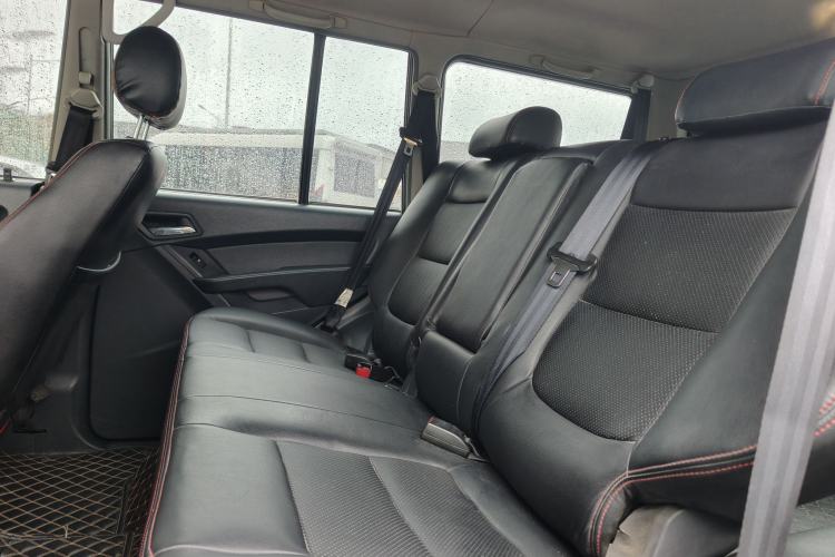 Used Leopaard Q6 2015 2.4L Manual 4x4 Excellence Edition Interior 7
