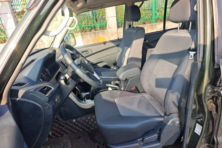 Used Leopaard Q6 2015 2.4L Manual Two-Wheel-Drive Elite Model Left Front Seat