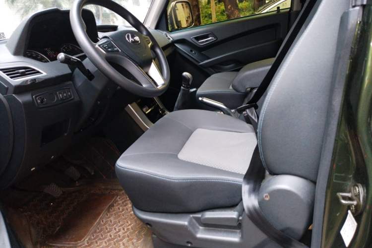 Used Leopaard Q6 2015 2.4L Manual Two-Wheel-Drive Elite Model Left Front Seat