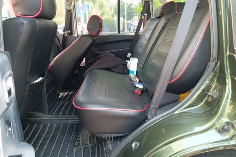 Used Leopaard Q6 2015 2.4L Manual Two-Wheel-Drive Elite Model Left Rear Seat