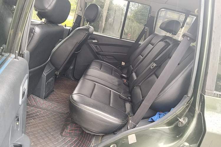 Used Leopaard Q6 2015 2.4L Manual Two-Wheel-Drive Elite Model Left Rear Seat