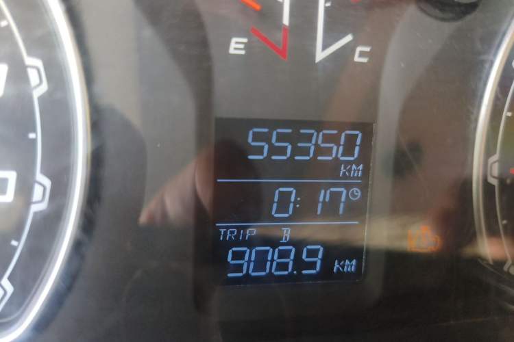 Used Leopaard Q6 2015 2.4L Manual Two-Wheel-Drive Elite Model Odometer Close Up