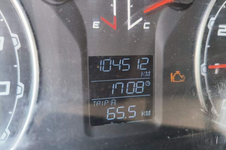 Used Leopaard Q6 2015 2.4L Manual 4x4 Excellence Edition Odometer Close Up