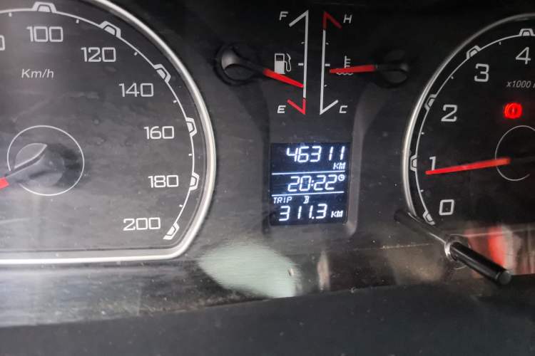 Used Leopaard Q6 2015 2.4L Manual 4x4 Excellence Edition Odometer Close Up