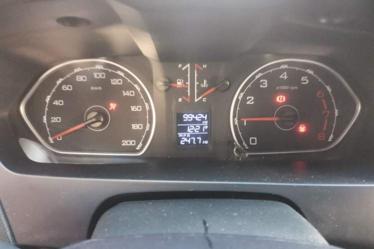 Used Leopaard Q6 2015 2.4L Manual 4x4 Excellence Edition Odometer Close Up