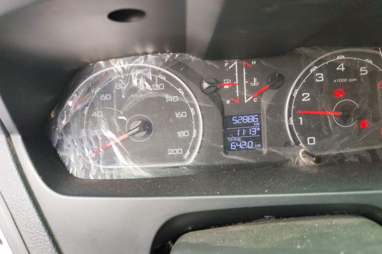 Used Leopaard Q6 2015 2.4L Manual Two-Wheel-Drive Elite Model Odometer Close Up