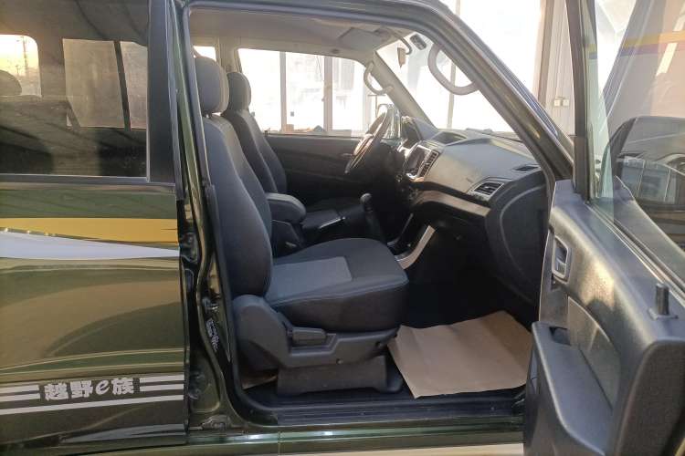 Used Leopaard Q6 2015 2.4L Manual 4x4 Excellence Edition Right Front Seat