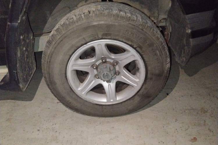 Used Leopaard Q6 2015 2.4L Manual Two-Wheel-Drive Elite Model Right Front Wheel Hub