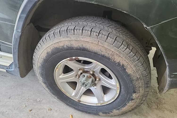 Used Leopaard Q6 2015 2.4L Manual Two-Wheel-Drive Elite Model Right Front Wheel Hub