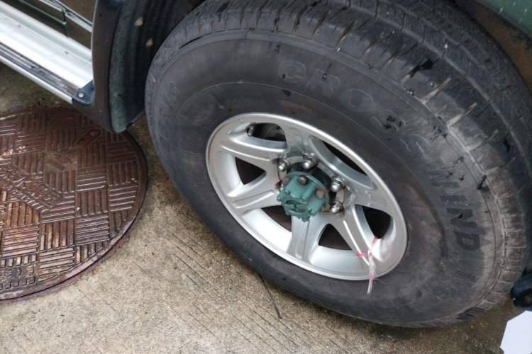 Used Leopaard Q6 2015 2.4L Manual Two-Wheel-Drive Elite Model Right Front Wheel Hub