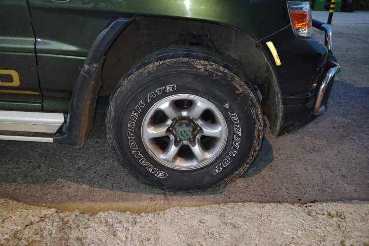Used Leopaard Q6 2015 2.4L Manual Two-Wheel-Drive Elite Model Right Front Wheel Hub