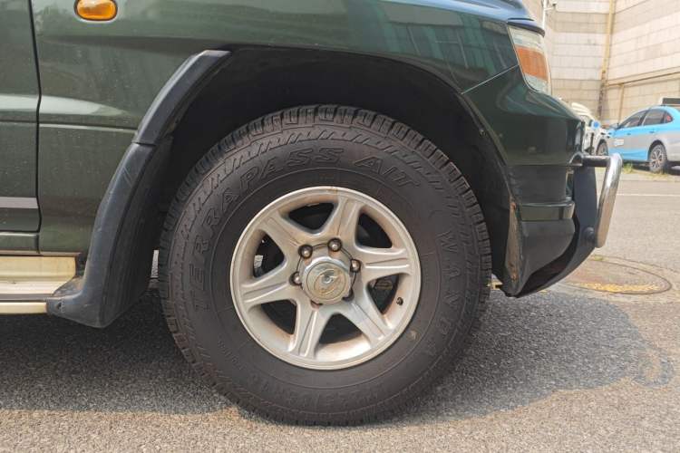 Used Leopaard Q6 2015 2.4L Manual Two-Wheel-Drive Elite Model Right Front Wheel Hub