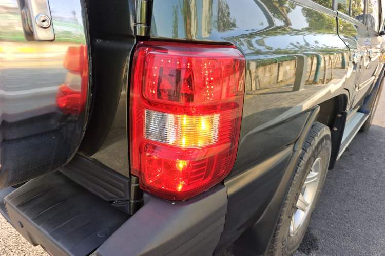 Used Leopaard Q6 2015 2.4L Manual Two-Wheel-Drive Elite Model Right Rear Taillight