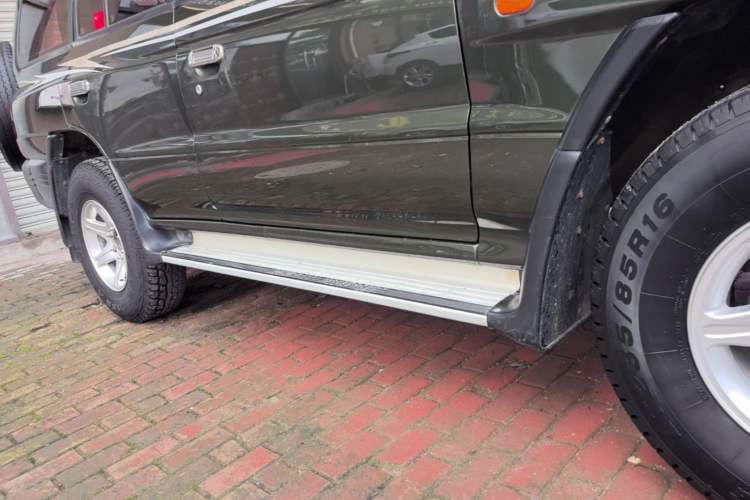 Used Leopaard Q6 2015 2.4L Manual Two-Wheel-Drive Elite Model Right Side Sill