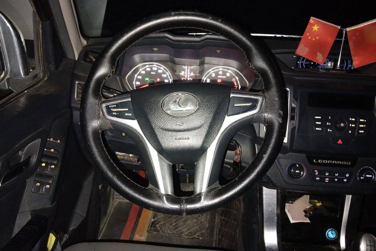 Used Leopaard Q6 2015 2.4L Manual Two-Wheel-Drive Elite Model Steering Wheel