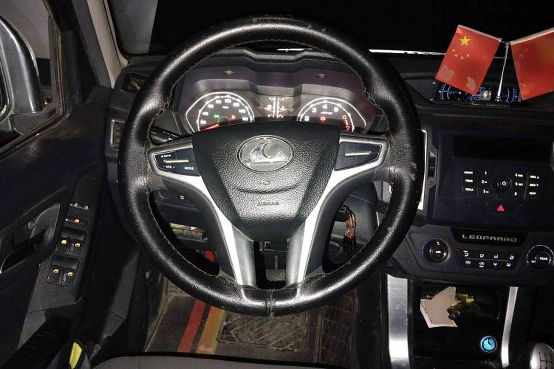 Used Leopaard Q6 2015 2.4L Manual Two-Wheel-Drive Elite Model Steering Wheel
