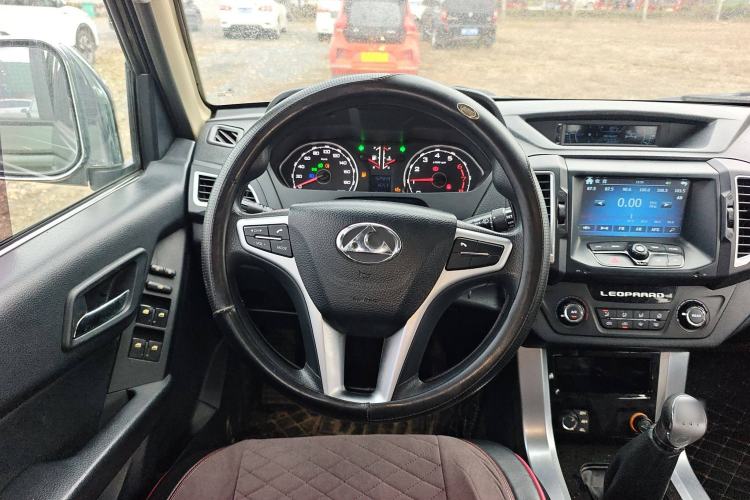 Used Leopaard Q6 2015 2.4L Manual 4x4 Excellence Edition Steering Wheel