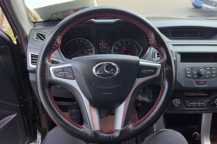 Used Leopaard Q6 2015 2.4L Manual Two-Wheel-Drive Elite Model Steering Wheel