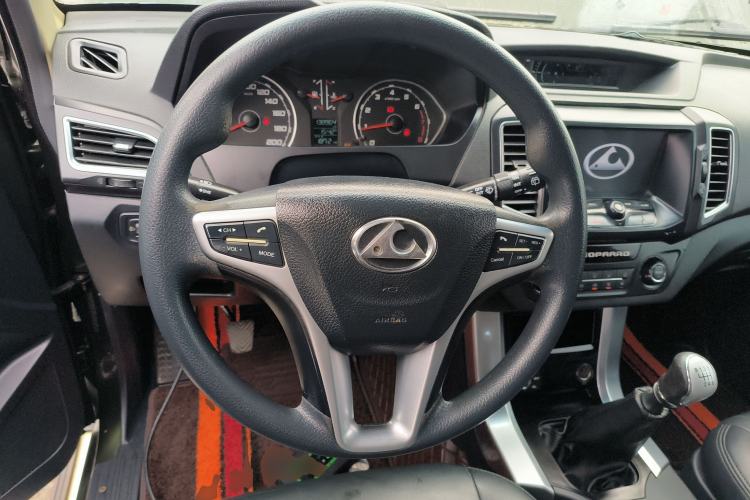 Used Leopaard Q6 2015 2.0T Manual 4x4 Edition Steering Wheel