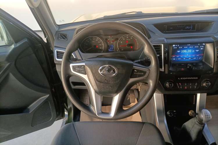 Used Leopaard Q6 2015 2.4L Manual 4x4 Excellence Edition Steering Wheel