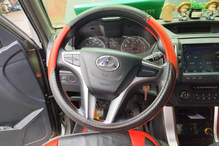 Used Leopaard Q6 2015 2.4L Manual Two-Wheel-Drive Elite Model Steering Wheel