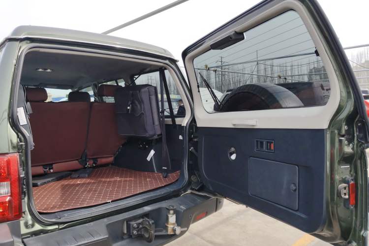 Used Leopaard Q6 2015 2.4L Manual 4x4 Excellence Edition Trunk