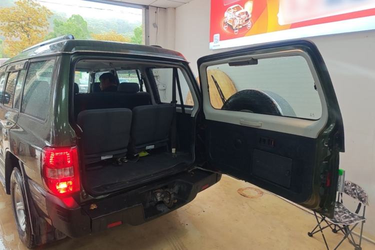 Used Leopaard Q6 2015 2.4L Manual Two-Wheel-Drive Elite Model Trunk