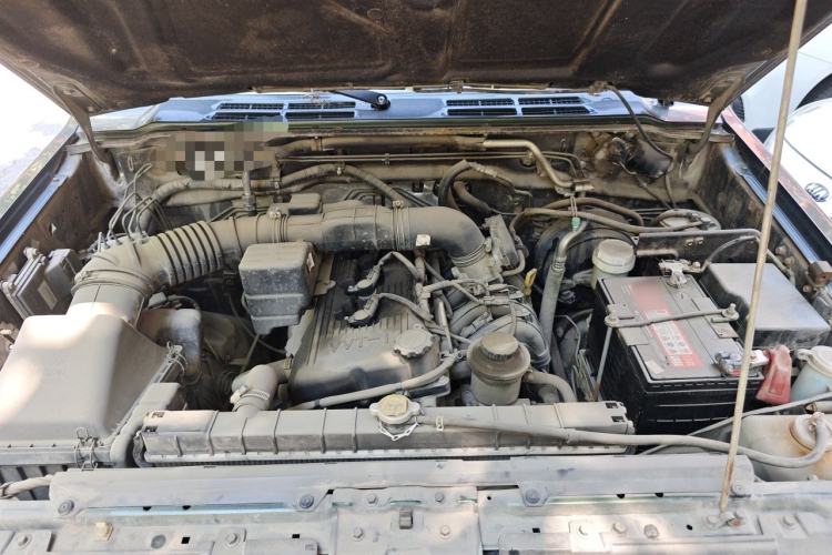Used Leopaard Q6 2015 2.4L Manual 4x4 Excellence Edition Engine Bay