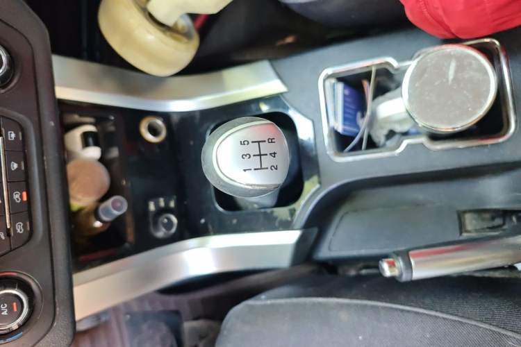 Used Leopaard Q6 2015 2.4L Manual 4x4 Excellence Edition Gear Lever