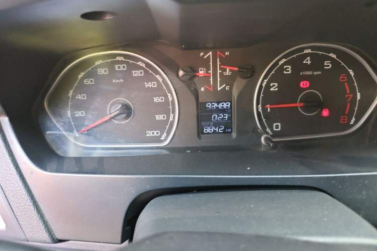 Used Leopaard Q6 2015 2.4L Manual 4x4 Excellence Edition Odometer Close Up