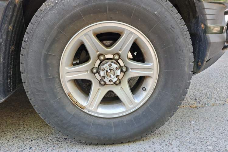 Used Leopaard Q6 2015 2.4L Manual 4x4 Excellence Edition Right Front Wheel Hub