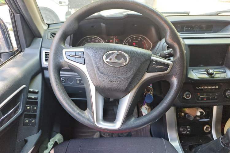 Used Leopaard Q6 2015 2.4L Manual 4x4 Excellence Edition Steering Wheel