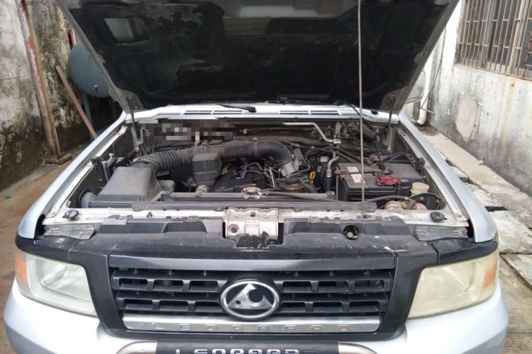 Used Leopaard Q6 2015 2.4L Manual Two-Wheel-Drive Elite Model Engine Bay