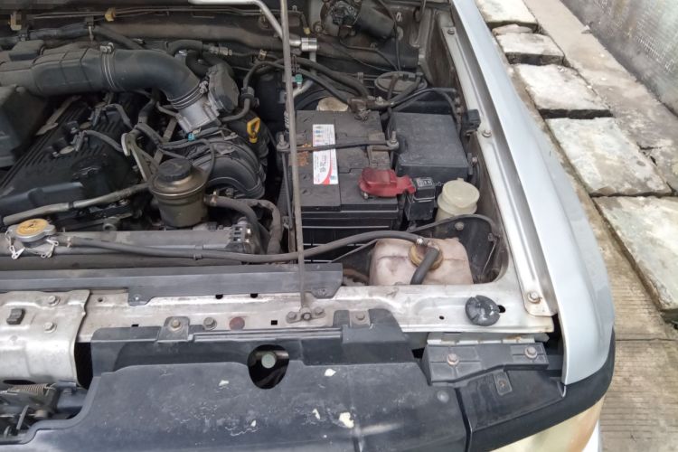 Used Leopaard Q6 2015 2.4L Manual Two-Wheel-Drive Elite Model Engine Bay Left