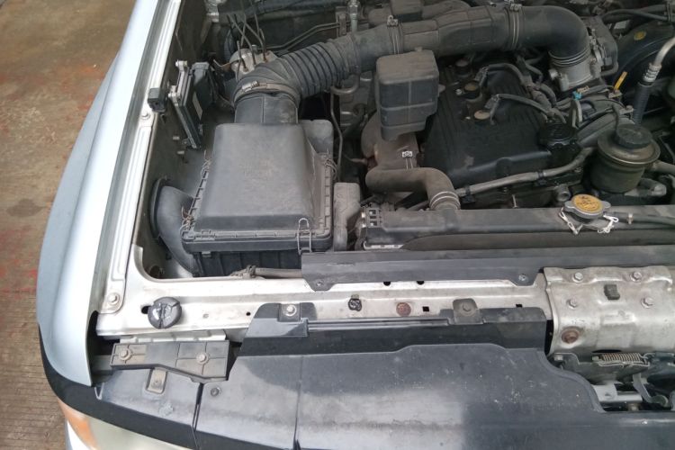 Used Leopaard Q6 2015 2.4L Manual Two-Wheel-Drive Elite Model Engine Bay Right