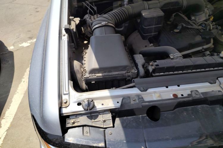Used Leopaard Q6 2015 2.4L Manual Two-Wheel-Drive Elite Model Engine Bay Right
