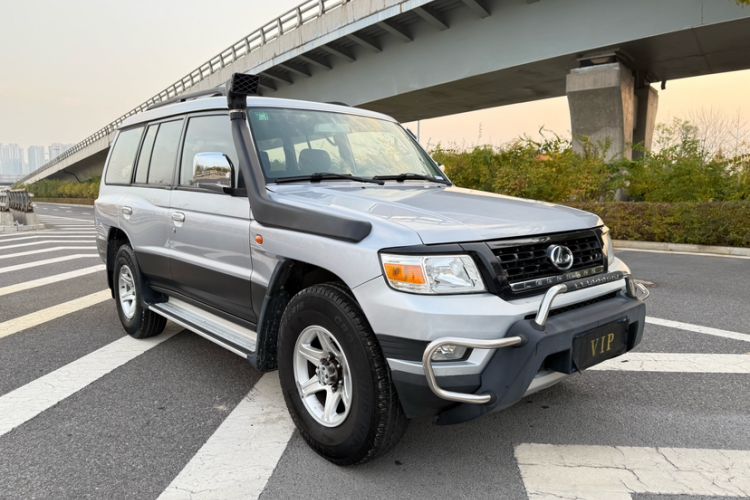 Used Leopaard Q6 2015 2.4L Manual 4x4 Excellence Edition Exterior 2