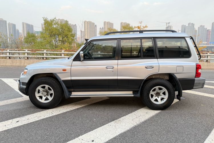 Used Leopaard Q6 2015 2.4L Manual 4x4 Excellence Edition Exterior 3