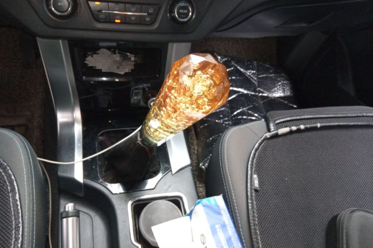 Used Leopaard Q6 2015 2.4L Manual Two-Wheel-Drive Elite Model Gear Lever